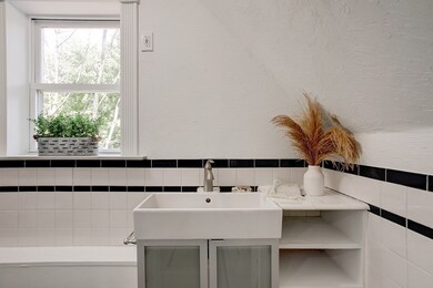 57 Crescent St, Quincy, MA 02169 - photo 5