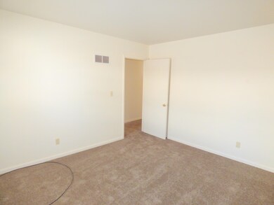 P1020141 2813 E G, Spacious main flr BR