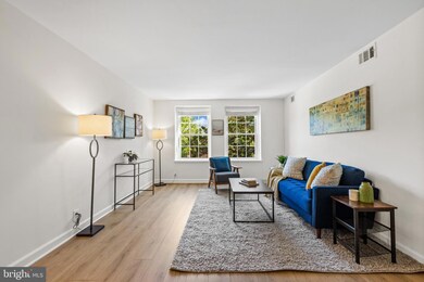 4821 31st St S unit B1, Arlington, VA 22206 - photo 2