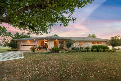 Welcome to 500 Douglas Drive Lawrenceburg TN