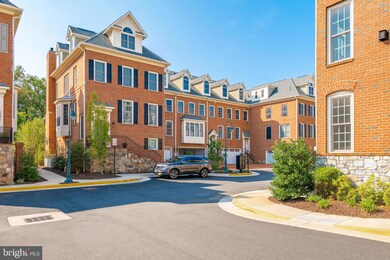 10677 Yorktown Ct, Fairfax, VA 22030 - photo 2