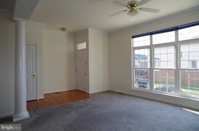 25828 Kirkwood Square, Chantilly, VA 20152 - photo 3