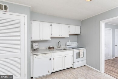 17 Yawmeter Dr, Middle River, MD 21220 - photo 7