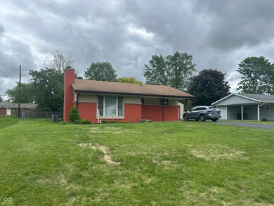 211 Woodlane Dr, Columbus, IN 47201 - photo 2