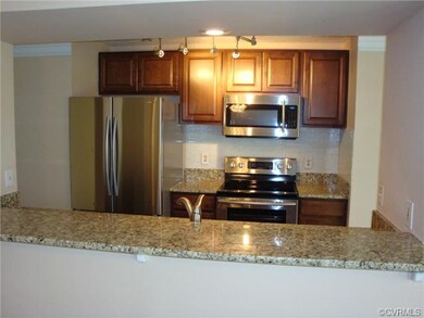 Amazing kitchen with new cabinets, granite counter