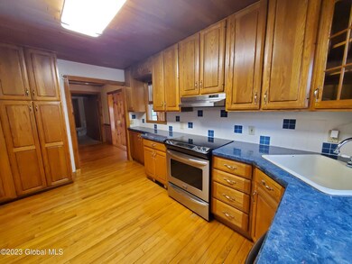 69 Old Gick Rd, Saratoga Springs, NY 12866 - photo 4