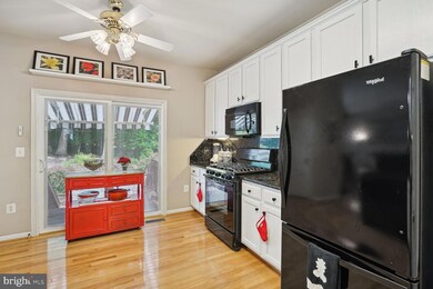 17669 Hampstead Ridge Ct, Dumfries, VA 22026 - photo 4