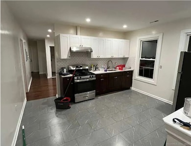 21 Foster St, Meriden, CT 06451 - photo 2