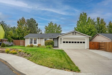 3036 NE Royal Ct, Bend, OR 97701 - photo 2