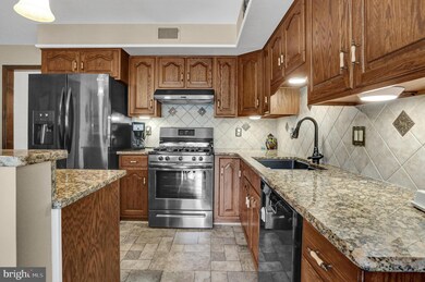 816 Beyer Ave, Reading, PA 19605 - photo 3