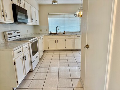 2802 Valley Forest Dr, Missouri City, TX 77489 - photo 6