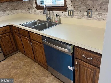 23187 Falling Leaf Ln, California, MD 20619 - photo 4