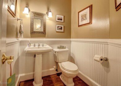 733 Squire Ln Wilmington NC-large-007-1-