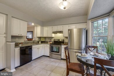 5 Sky Blue Ct, Germantown, MD 20874 - photo 3