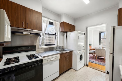 165 E 72nd Street unit 12J, New York, NY 10021 - photo 4