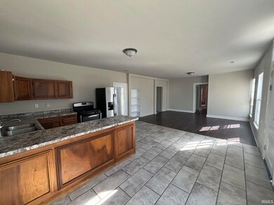 209 Sycamore St, Newburgh, IN 47630 - photo 3