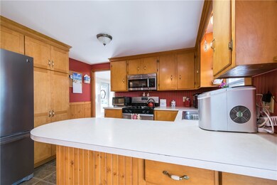 69 Custer St, Warwick, RI 02889 - photo 5