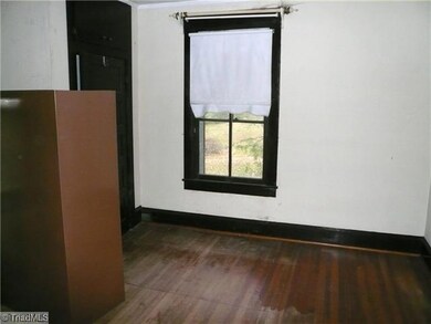 828 Lawsonville Ave, Reidsville, NC 27320 - photo 7