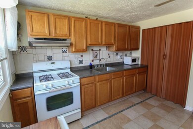 3163 Bero Rd, Halethorpe, MD 21227 - photo 4