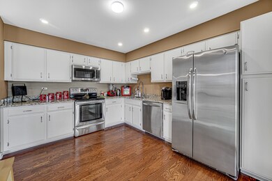 3821 Appian Way unit T14F, Glenview, IL 60025 - photo 5