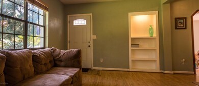 1820 STANFORD JACKSONVILLE FL 32210 ENTR