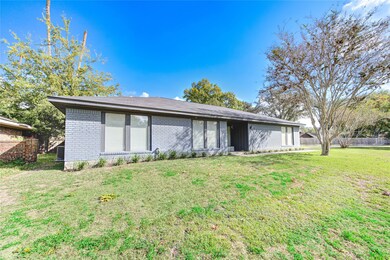 1809 Lamar Dr, Richmond, TX 77469 - photo 2