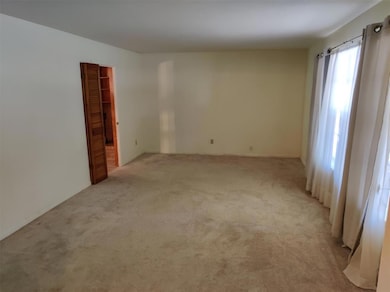 849 Woodcrest Dr, Hurst, TX 76053 - photo 5