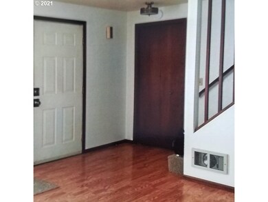 830 Janus St, Springfield, OR 97477 - photo 4