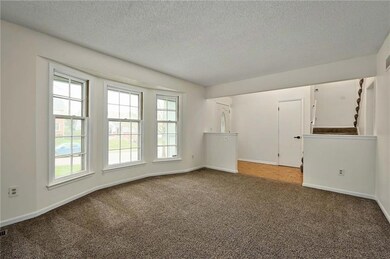 8447 Constance St, Lenexa, KS 66215 - photo 5