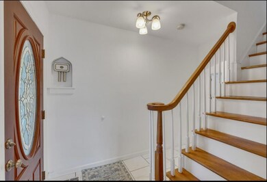 556 N 12th St, New Hyde Park, NY 11040 - photo 4