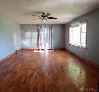 104 Mattis Dr, Lewisburg, OH 45338 - photo 2