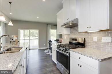 320 Spring Ln, York, PA 17406 - photo 5