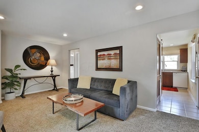 640 E Jeffrey Place, Columbus, OH 43214 - photo 6