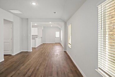 1712 Luke St, Ennis, TX 75119 - photo 4