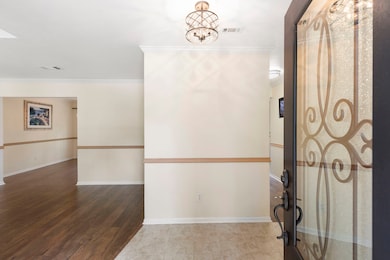 Inviting foyer off the Formal Living Room.   The s