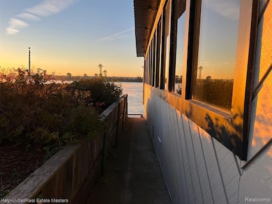 3136 Military St, Port Huron, MI 48060 - photo 3