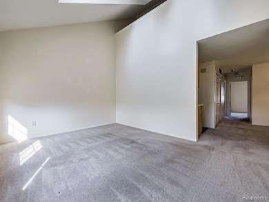 642 Lydia Ln unit 54, Pontiac, MI 48341 - photo 4