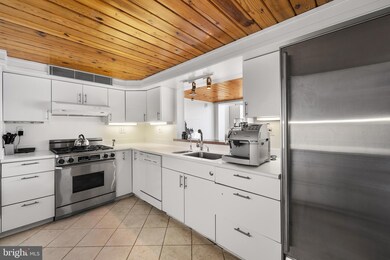 Canton Cove unit 312, Baltimore, MD 21224 - photo 7