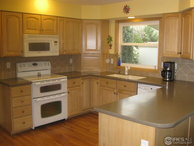 Kitchen w/ updated appliances