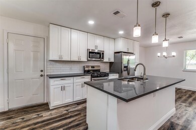 901 Wade Dr, Bedford, TX 76022 - photo 4