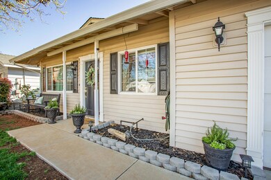 3561 Capricorn Way, Redding, CA 96002 - photo 3