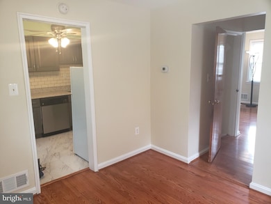 2325 Iverson St, Temple Hills, MD 20748 - photo 4