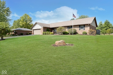 7302 Hidden Valley Dr, Plainfield, IN 46168 - photo 2