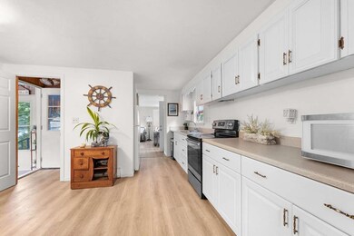 131 Jupiter Cir, West Wareham, MA 02576 - photo 5