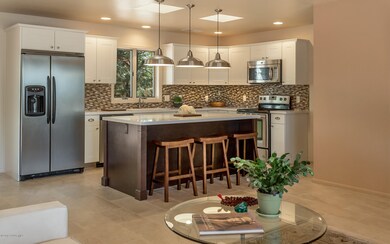 3 FULL KITCHEN_3814
