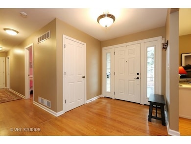 1614 Whittier Ln, Wheaton, IL 60189 - photo 3