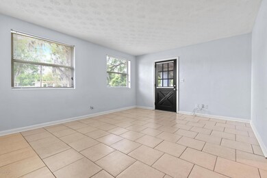 3737 Colebrooke Dr, Jacksonville, FL 32210 - photo 4