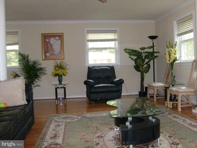 1113 Cottage St SW, Vienna, VA 22180 - photo 5