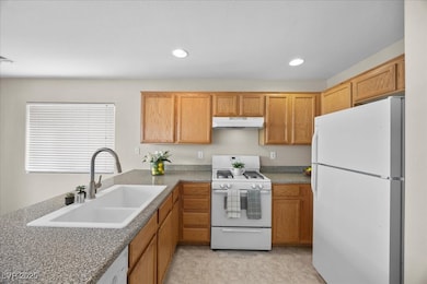 6071 Carlisle Crest Ln, Las Vegas, NV 89139 - photo 7