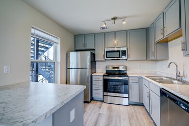 985sf 2 bed - Kitchen